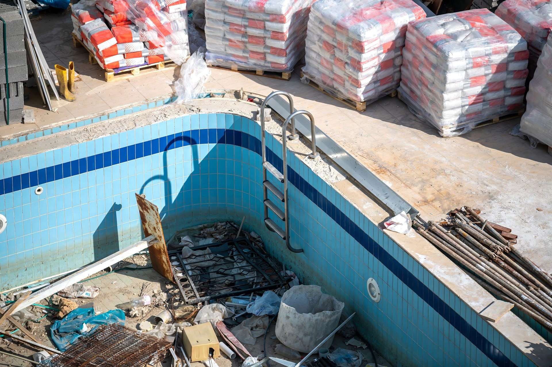 Swimming Pool repair construction and renovation